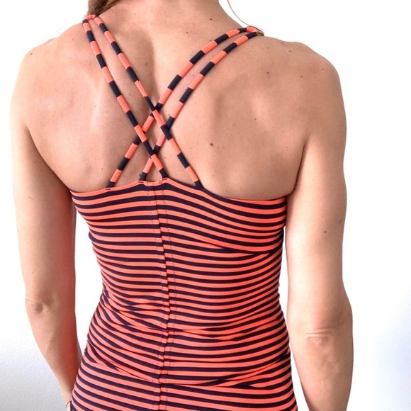 Striped Cross Back Workout Top - Picture 4 of 10